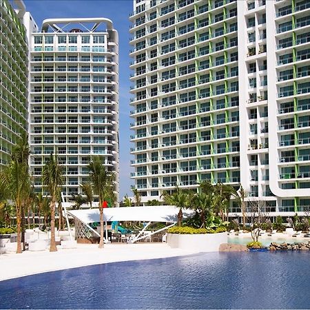 Azure Urban Resort Residences Manila Bagian luar foto