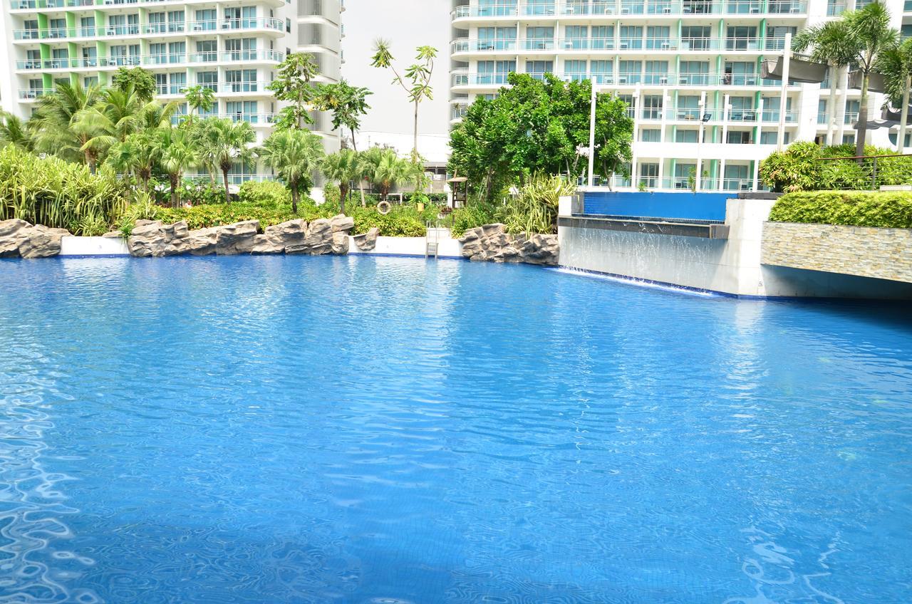 Azure Urban Resort Residences Manila Bagian luar foto