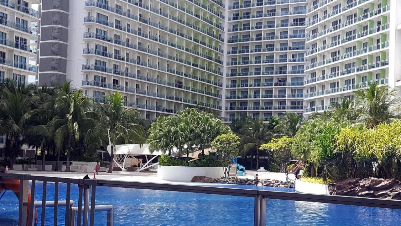 Azure Urban Resort Residences Manila Bagian luar foto